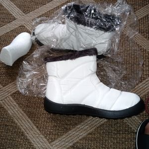 Woman's white ankle boots